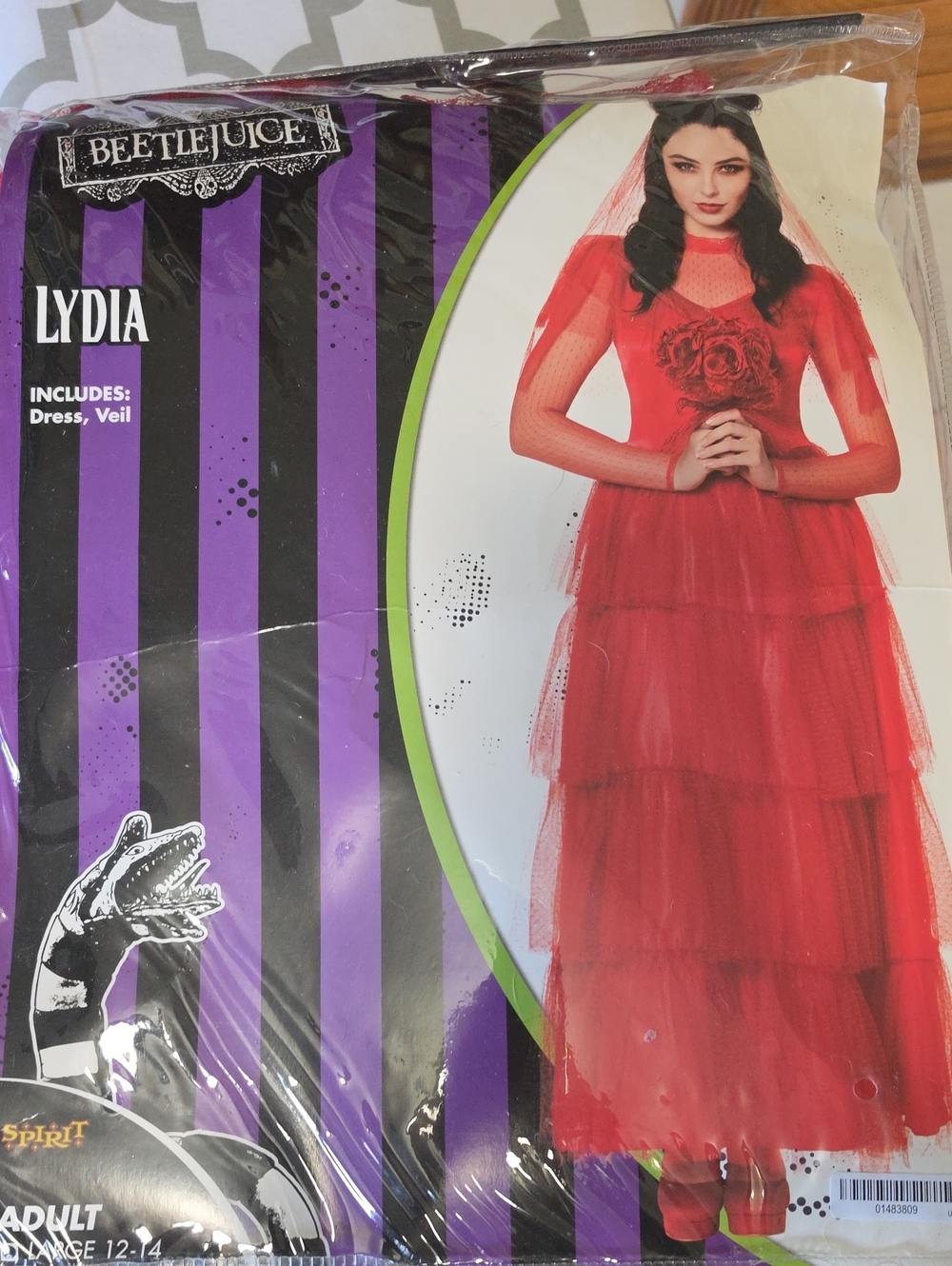 Beetlwjuice LYDIA Wedding Dress With Veil